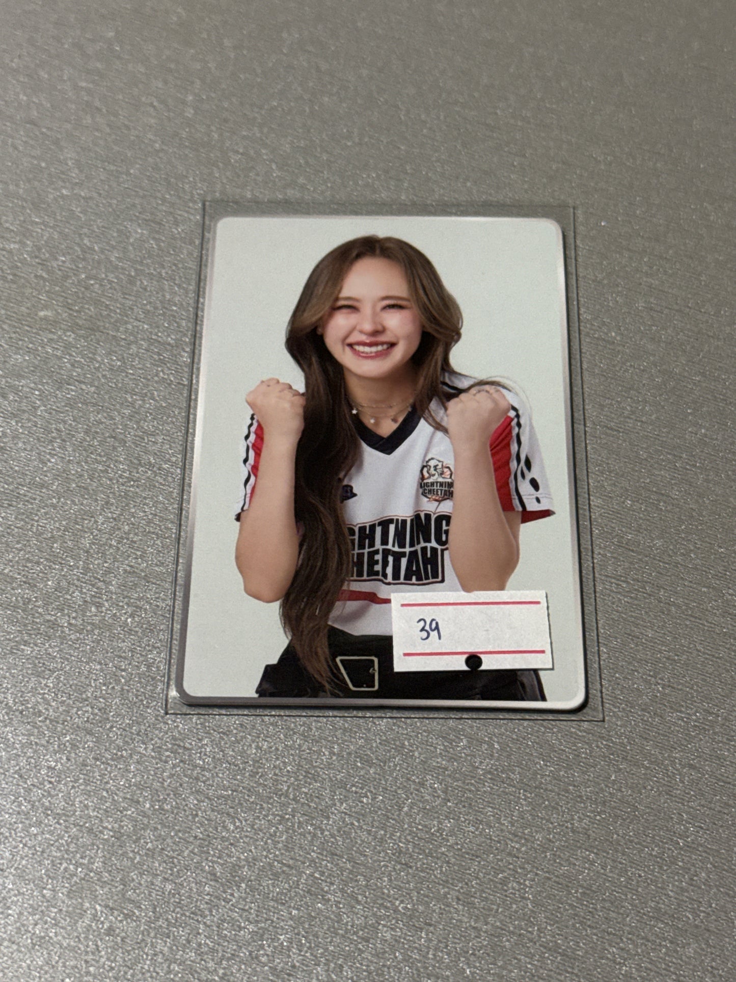 ONHAND GIRLS RANDOM CARDS OFFICIAL GMMTV