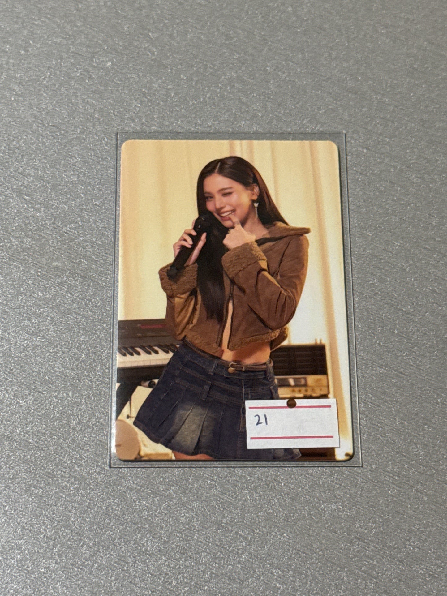 ONHAND GIRLS RANDOM CARDS OFFICIAL GMMTV
