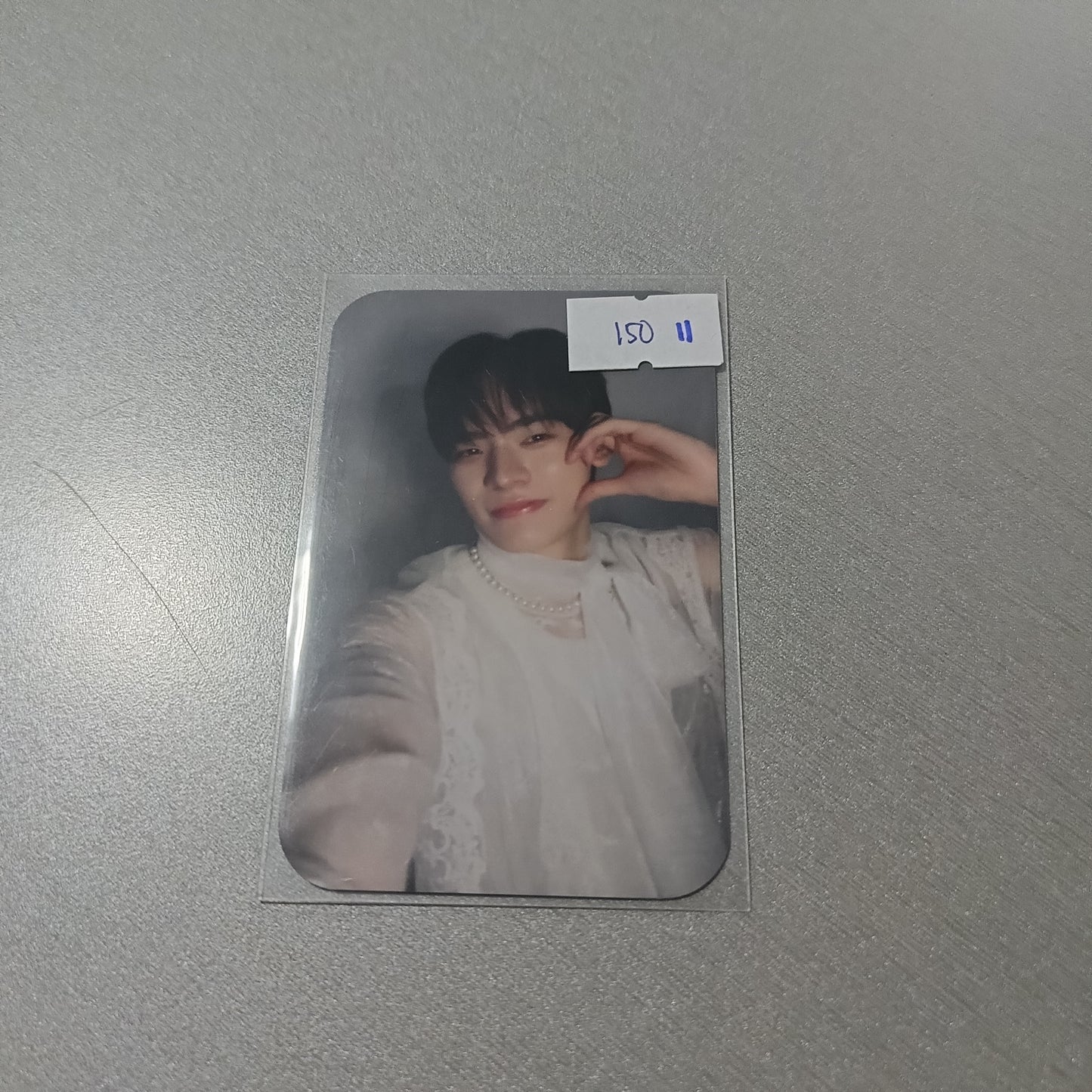 ONHAND YOUR SKY OFFICIAL PHOTOCARD